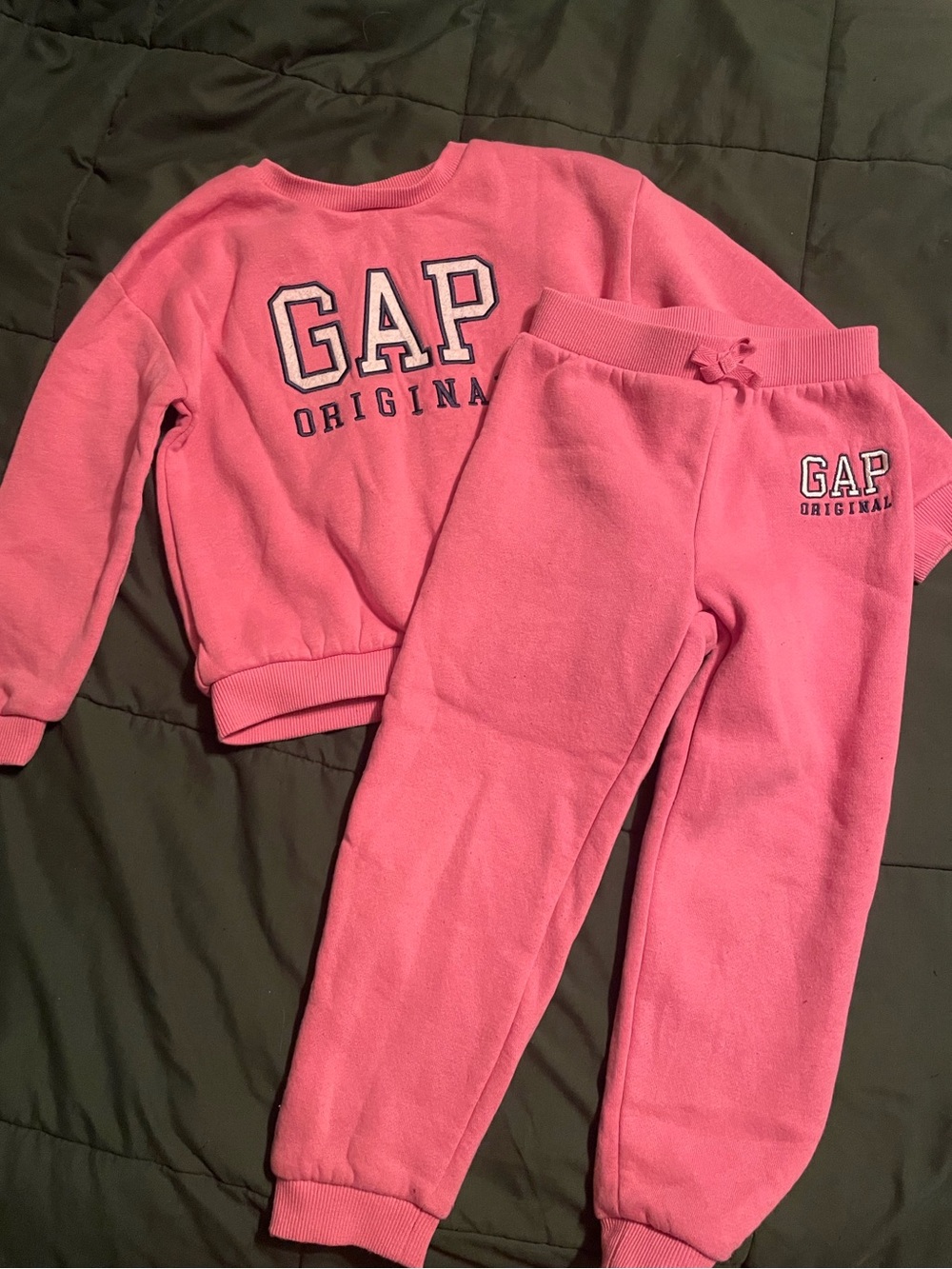 GAP Matching Set - Picture 2 of 3